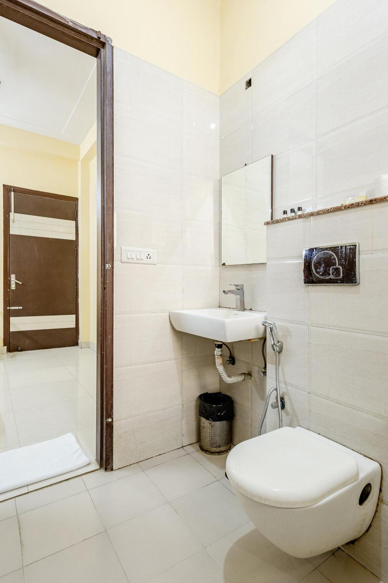 Lime Tree Studio Near Fortis Gurgaon Exterior photo